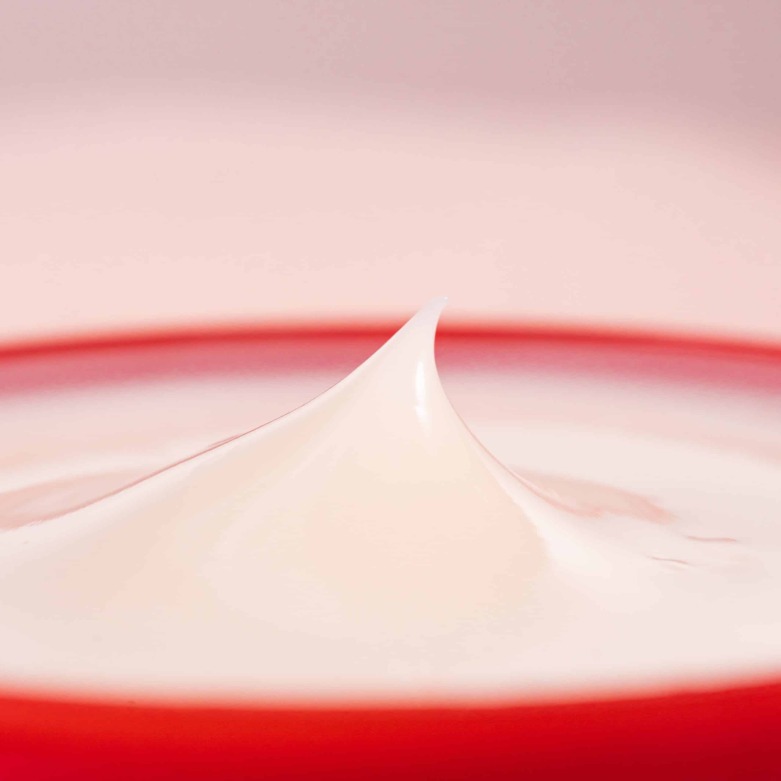 5 lý do chọn kem dưỡng Luxury White Gel EX: Đột phá da liễu từ Ampleur 2 Công nghệ "nhũ tương" 3 trong 1: Trái tim của kem dưỡng Luxury White Gel EX