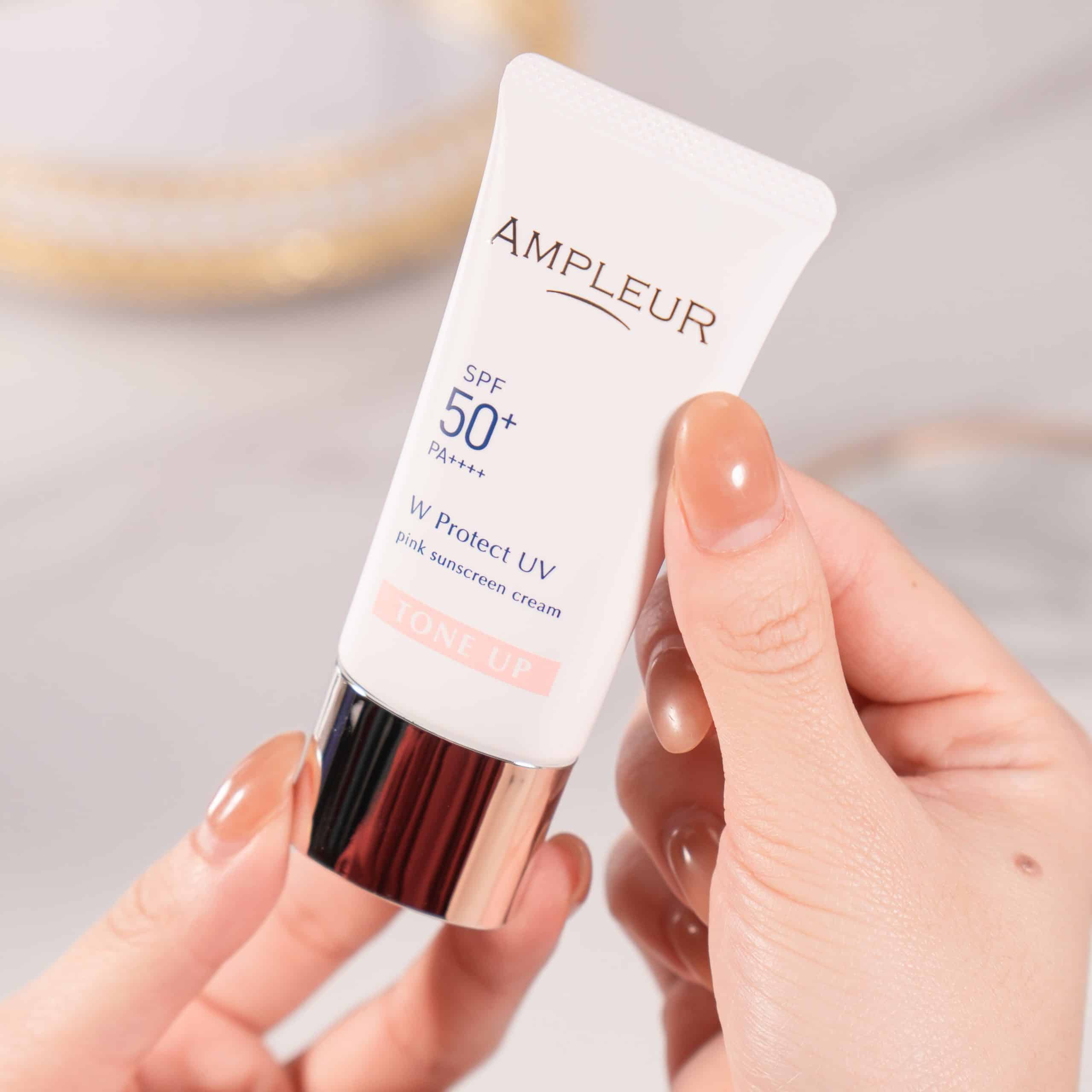 Top 5 kem chống nắng được khuyên dùng nhất hiện nay 2 Kem chống nắng Ampleur Tone Up (Luxury White W Protect UV Tone Up)