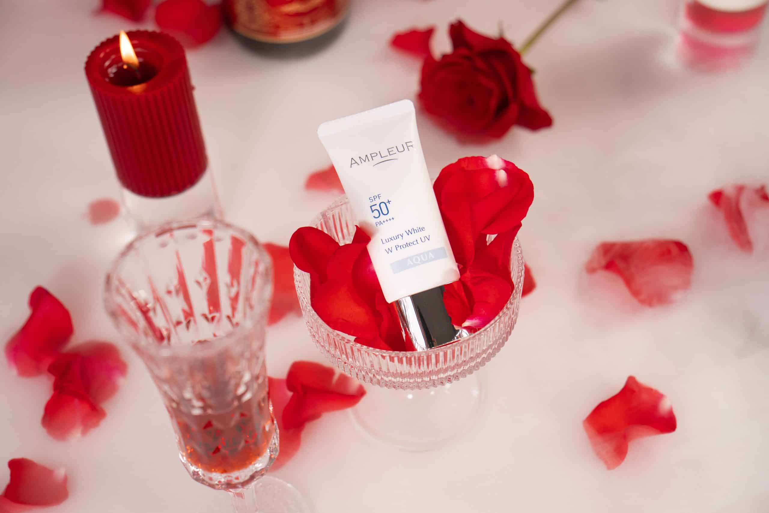 4 dòng kem chống nắng Ampleur tốt nhất hiện nay: đâu là chân ái? 3 Kem chống nắng Ampleur Aqua (Luxury White W Protect UV Aqua)