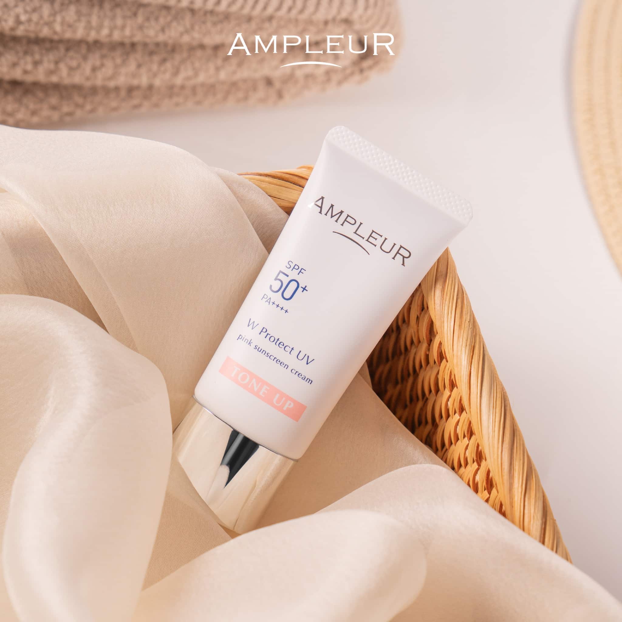 Các bước Skincare buổi sáng, 3 phút nhanh gọn chuẩn da liễU 2 Các bước Skincare buổi sáng - Kem chống nắng Ampleur Toneup