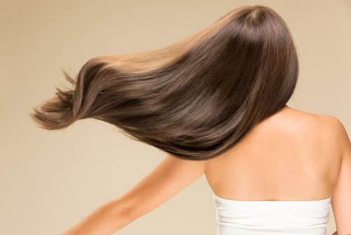 Trẻ hóa mái tóc, 3 bí quyết tạo kiểu giúp bạn trẻ ra 5 tuổi 2 Bí quyết trẻ hóa mái tóc: 3 kỹ thuật tạo kiểu "hack tuổi" hiệu quả