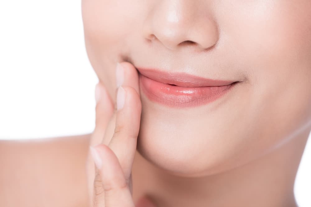 Lão hóa do đeo khẩu trang, 5 bí quyết lấy lại vẻ đẹp thanh xuân 3 Bí quyết đẩy lùi lão hóa do đeo khẩu trang chuyên sâu cho nửa dưới khuôn mặt