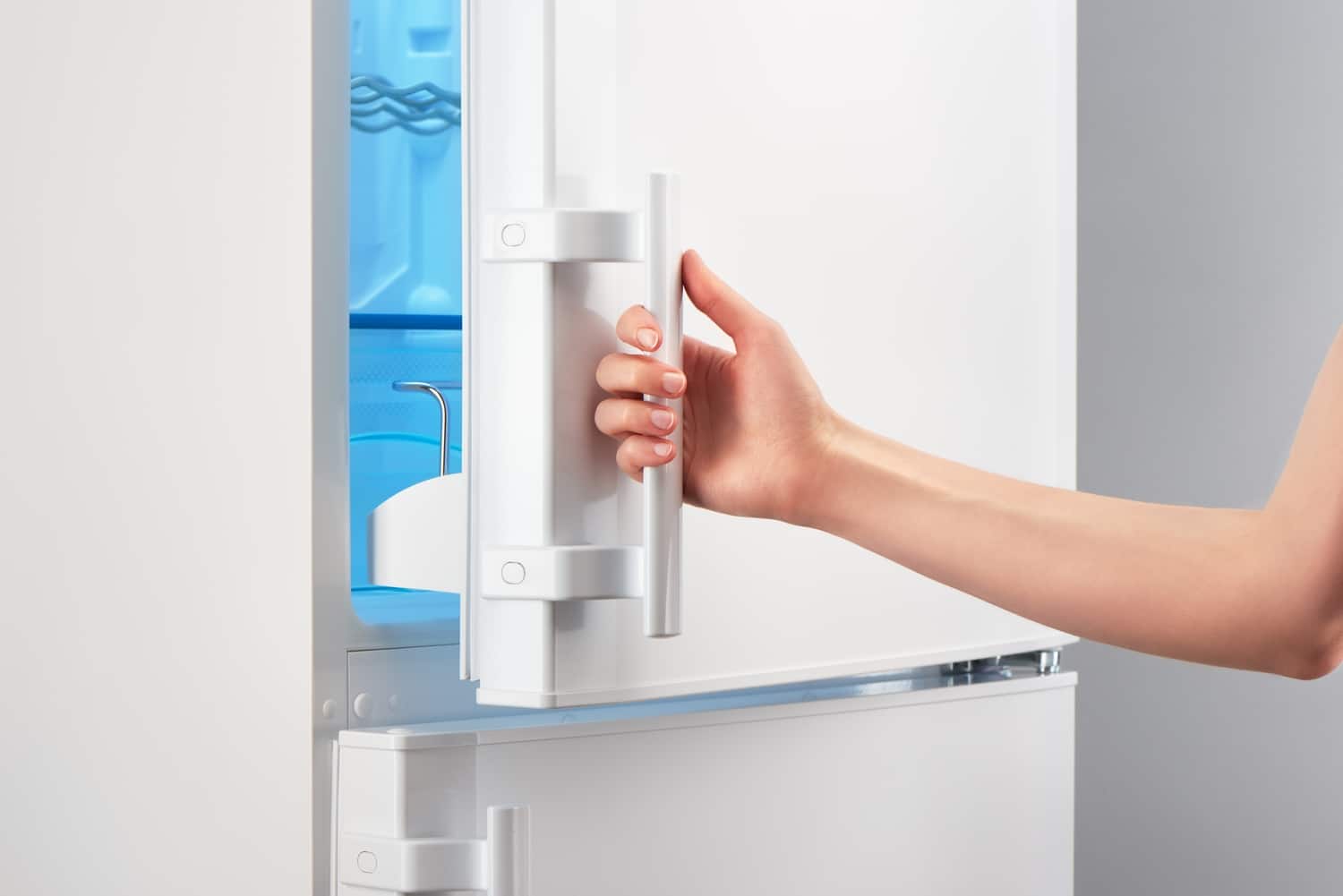 3 bí quyết bảo quản mỹ phẩm mở nắp giúp kéo dài tuổi thọ 5 Sự thật về việc bảo quản mỹ phẩm trong tủ lạnh