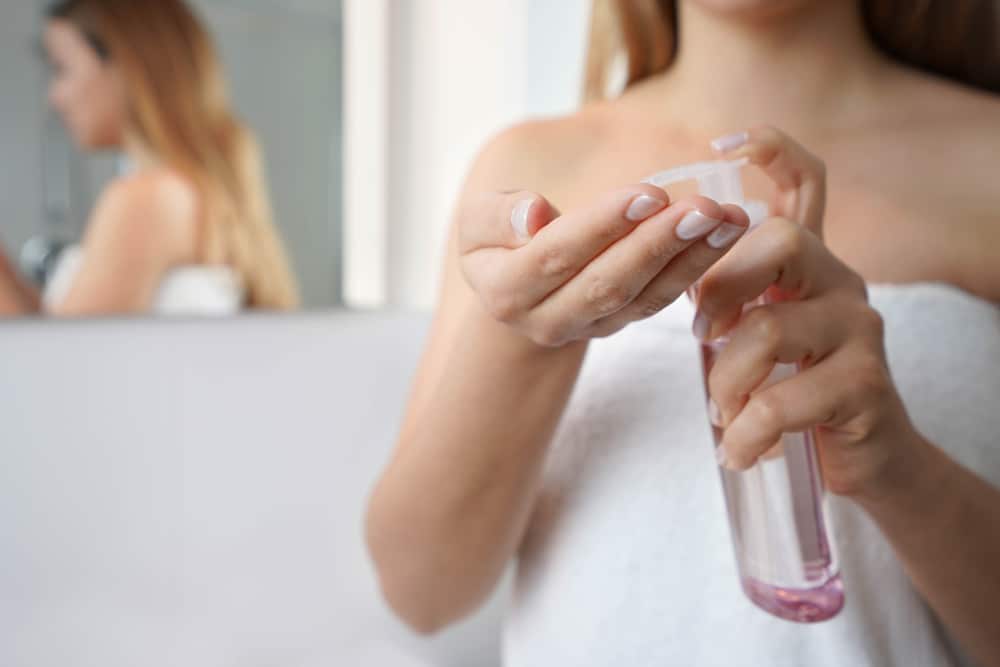 5 bí quyết tẩy trang chuẩn chuyên gia và cách chọn loại phù hợp nhất 2 Không trang điểm có cần tẩy trang không?