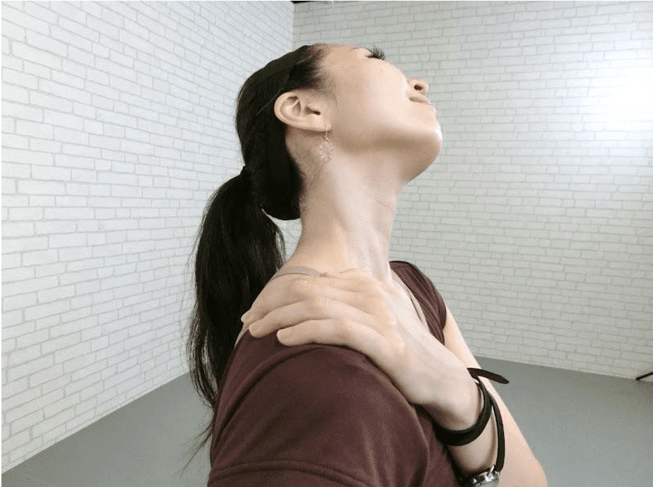 Thon gọn khuôn mặt bất ngờ nhờ 3 bài tập cực dễ mỗi ngày 2 3 bài tập thon gọn khuôn mặt dành cho mọi lứa tuổi