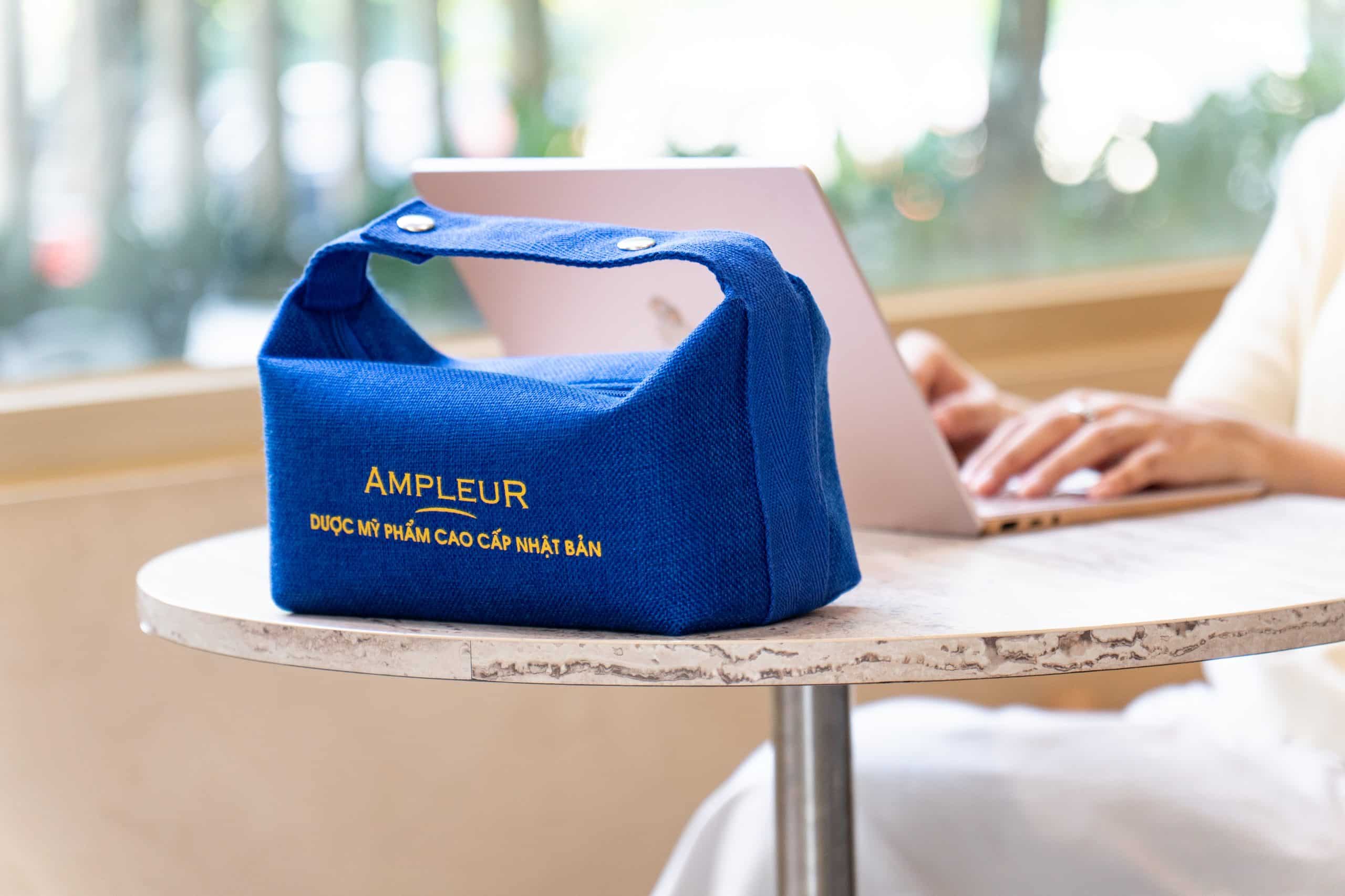 AMPLEUR SIGNATURE BAG 2026 | ĐẶC QUYỀN SỞ HỮU THIẾT KẾ GIỚI HẠN DÀNH CHO KHÁCH HÀNG THÂN THIẾT 3 HNV04720 1 scaled