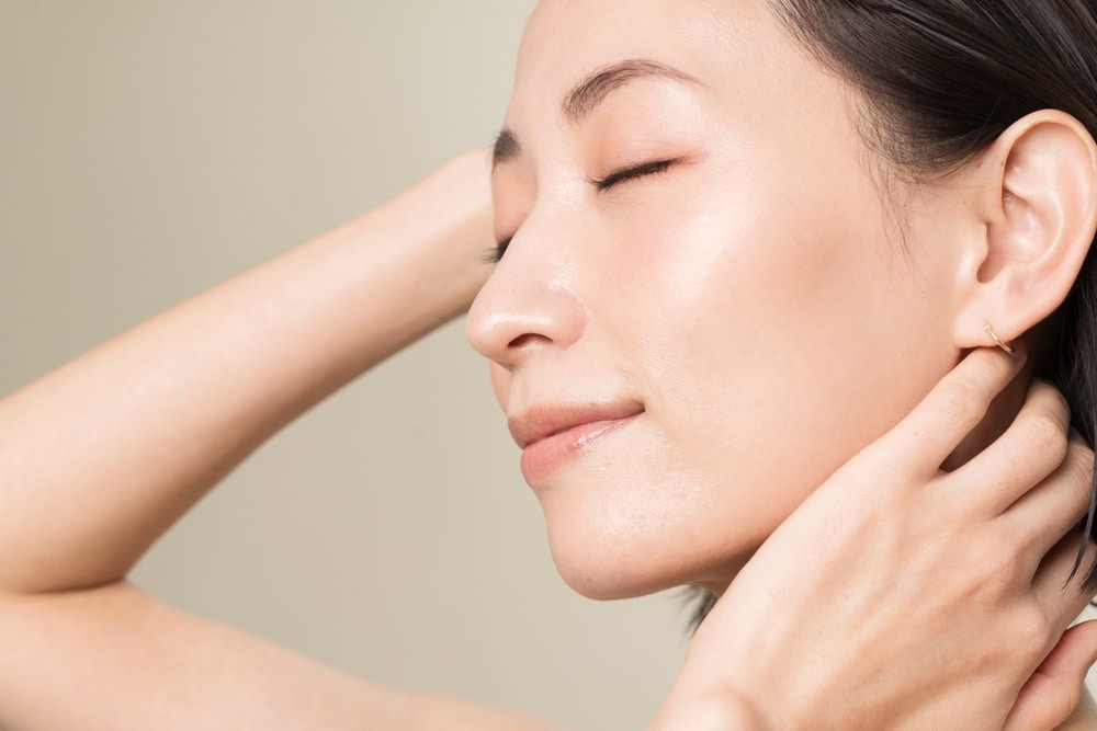 5 bí quyết dùng kem chống nắng nâng tone thay thế kem nền hoàn hảo 1 Trào lưu dùng kem chống nắng nâng tone thay thế kem nền trong mùa hè