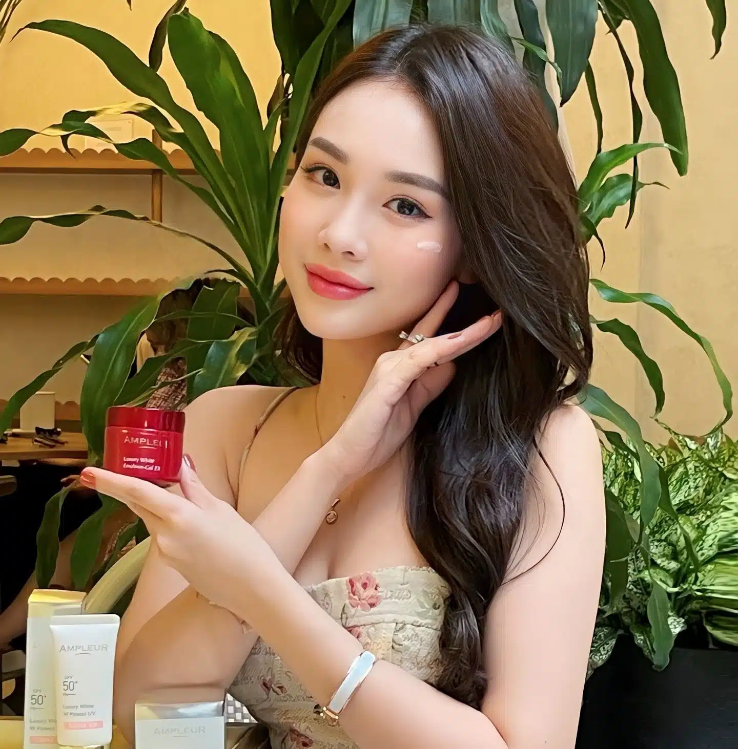 Review Kem dưỡng Gel EX Ampleur: 3 Điểm sáng giúp da căng mướt suốt ngày 5 Trải nghiệm thực tế: Đánh thức làn da căng mướt rạng rỡ
